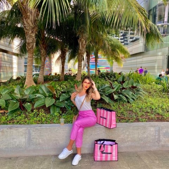 Meet your Posher, Diala - Picture 1 of 1